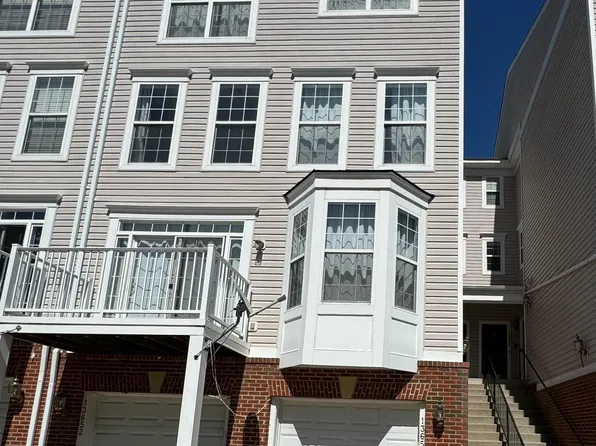 13654 Venturi Ln #211, Oak Hill, VA 20171