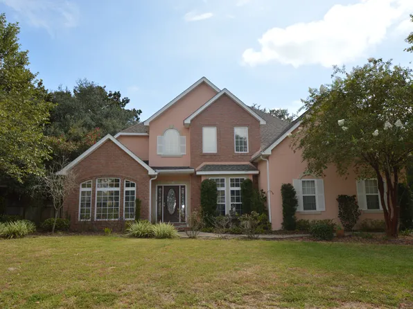 1732 Magnolia Harbor Dr, Navarre, FL 32566