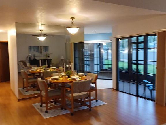 5th image of 605 Greenwood Manor Cir #36-A
