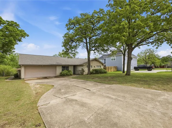 1221 Berkeley St, College Station, TX 77840