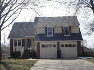 904 E Manchester Dr, Springfield, MO 65810