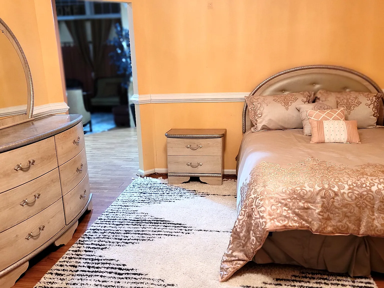 1 bed, 5925 sqft, $1,000 — Photo 2