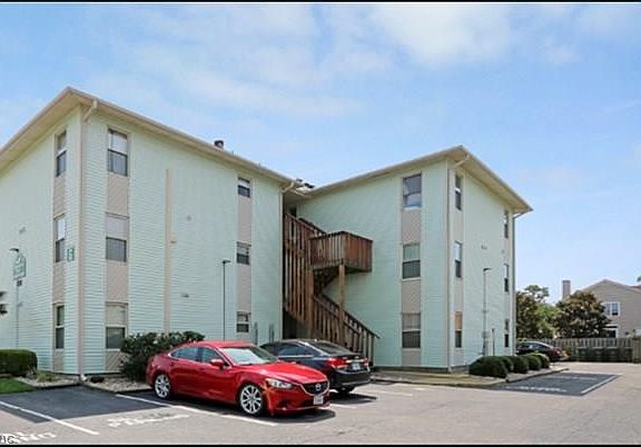 3rd image of 1311 E Ocean View Ave APT F1
