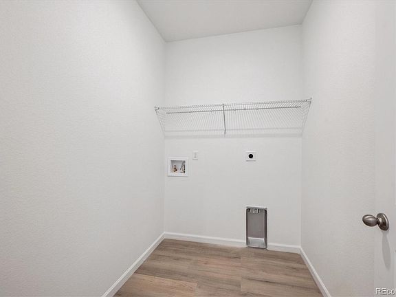 4th image of 610 Douglas Fir Place