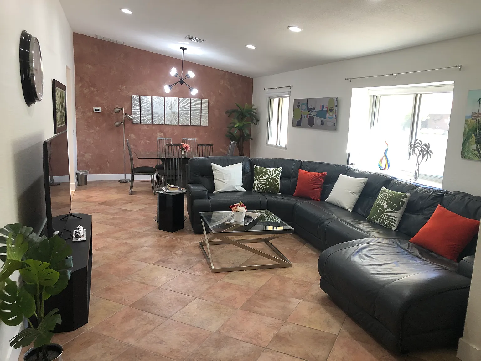 3 bed, 1750 sqft, $3,200 — Photo 3