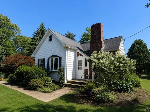 1481 Quaker Rd, Orchard Park, NY 14127