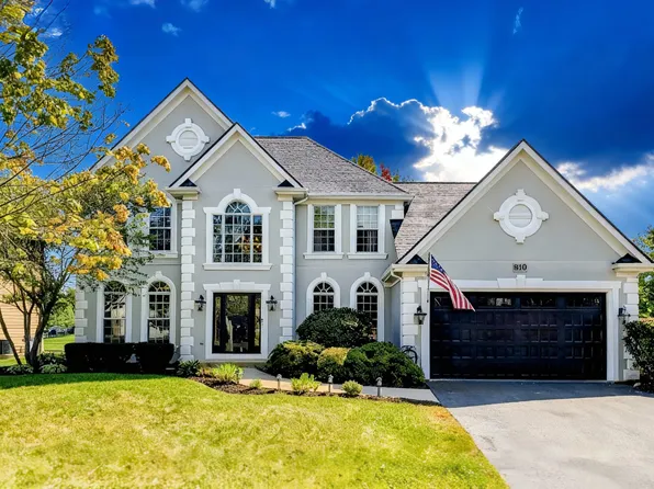 810 Columbia Cir, North Aurora, IL 60542