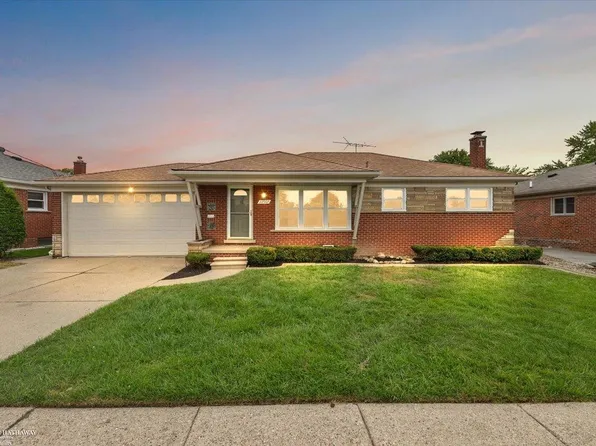 22507 Shorewood Dr, Saint Clair Shores, MI 48081