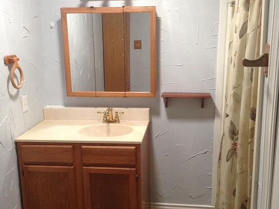 3rd image of 1704 Glenwick Dr