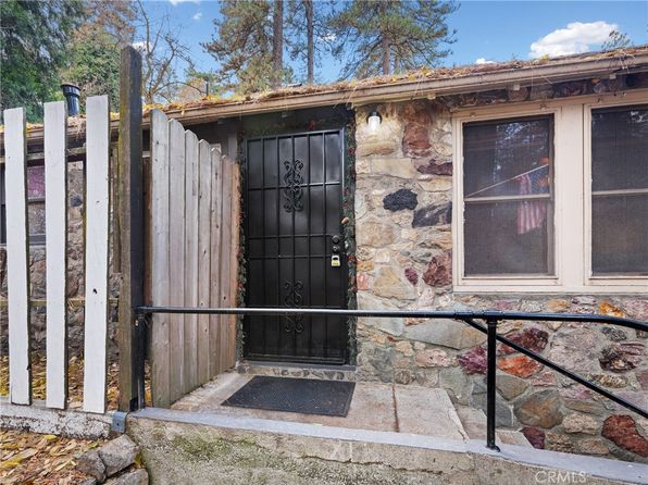 22835 Waters Dr, Crestline, CA 92325