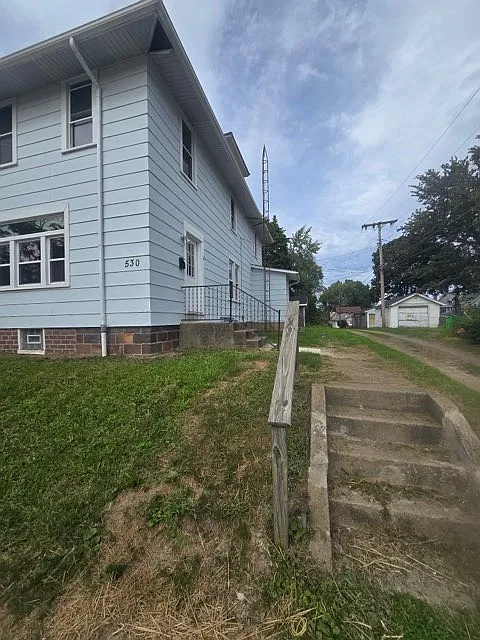 3 bed, 1.5 bath, 1280 sqft, $953 — Photo 2