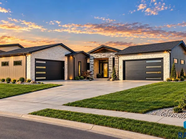 6100 N Silver Cross Dr, Sioux Falls, SD 57104