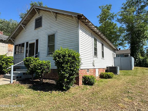 3rd image of 302 Robinson Street