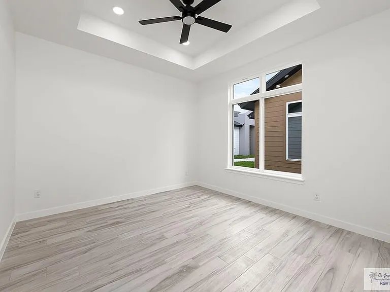 518 Loop 499 E #11 — Photo 10