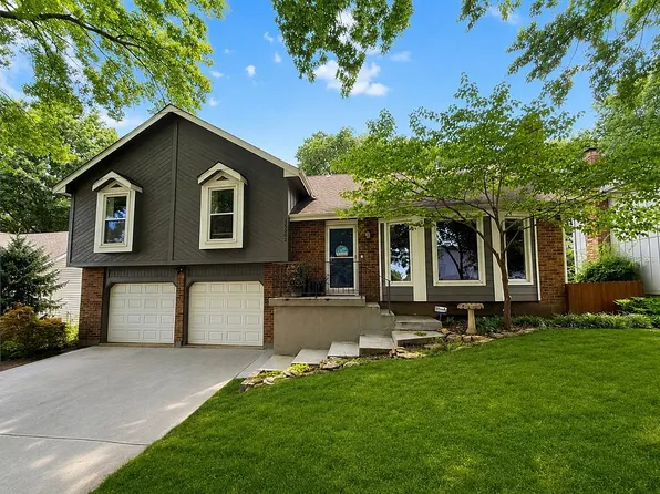 15302 W 121st Ter, Olathe, KS 66062