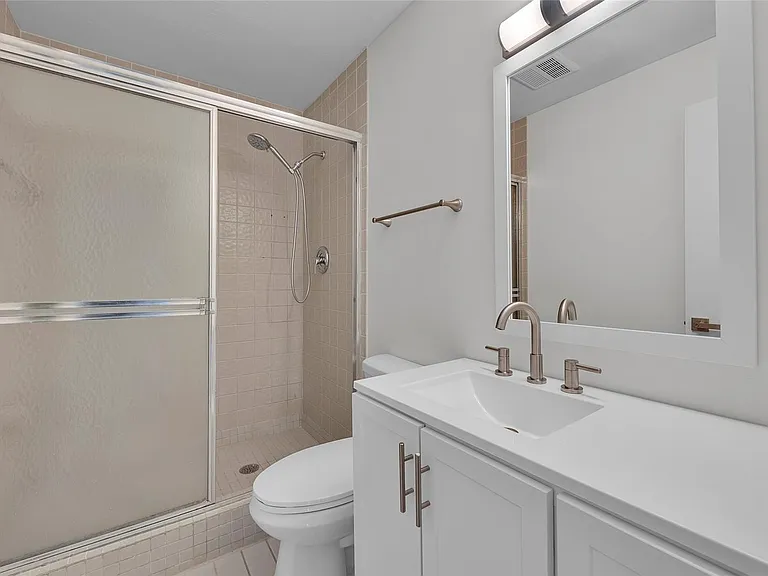 6413 Bay Club Dr #3 — Photo 4