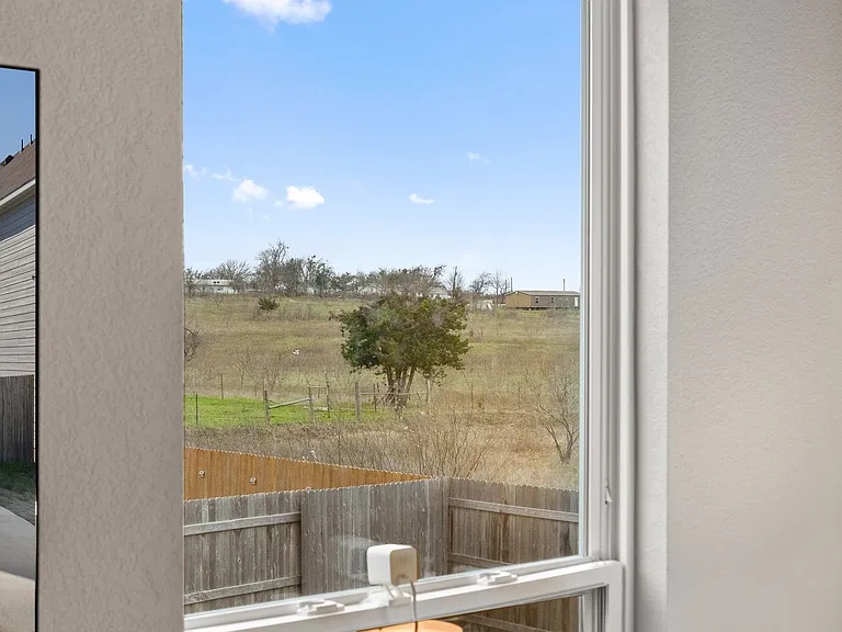 408 Black Opal Dr — Photo 31