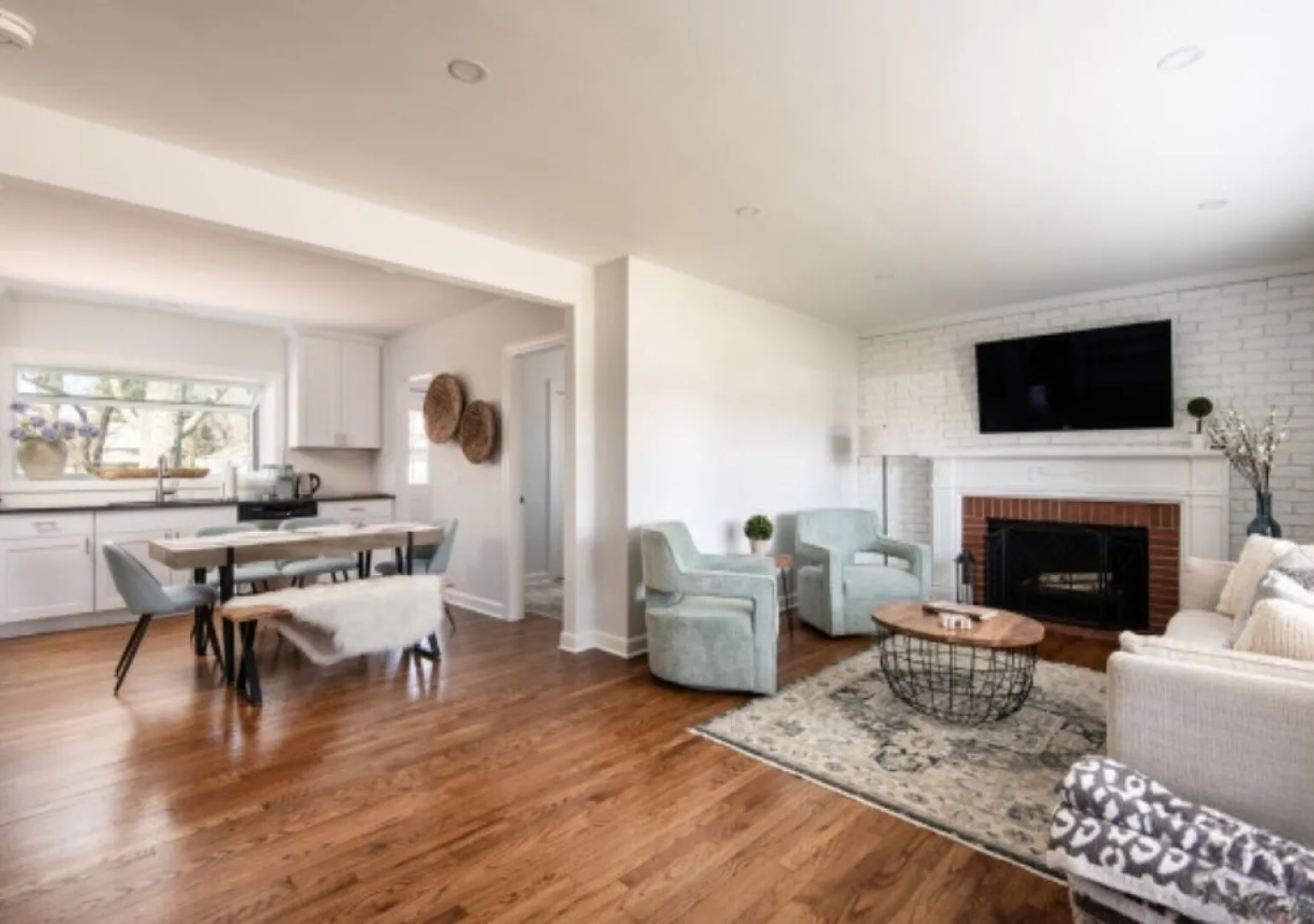 Des Plaines Urban Retreat near Ohare, Mall, Casino — Photo 1