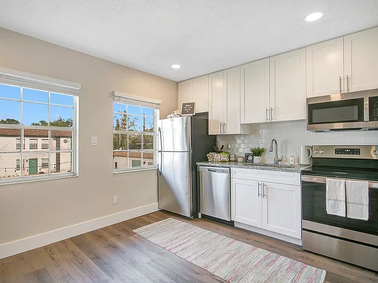 1225 Moselle Ave — Photo 18