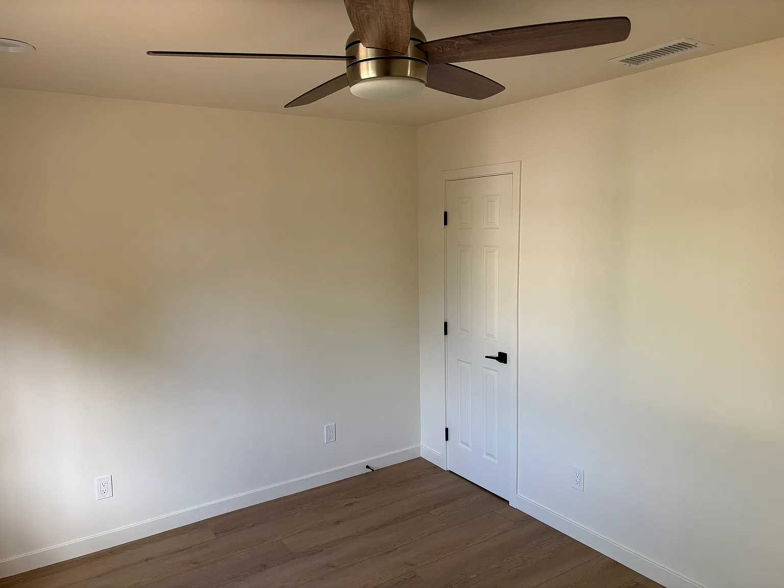 4 bed, 1200 sqft, $3,700 — Photo 4