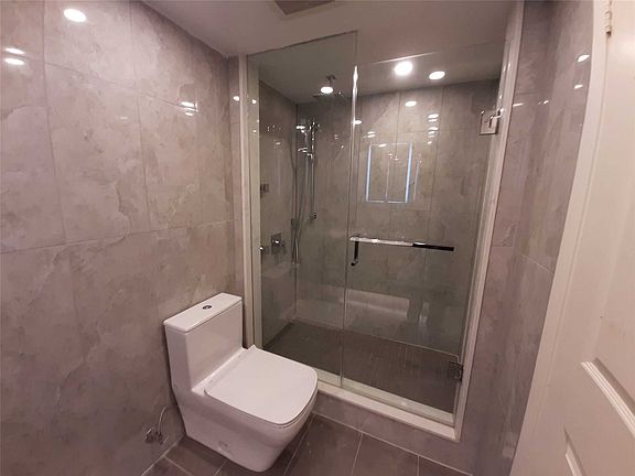 5th image of 360 Bloor St E #607