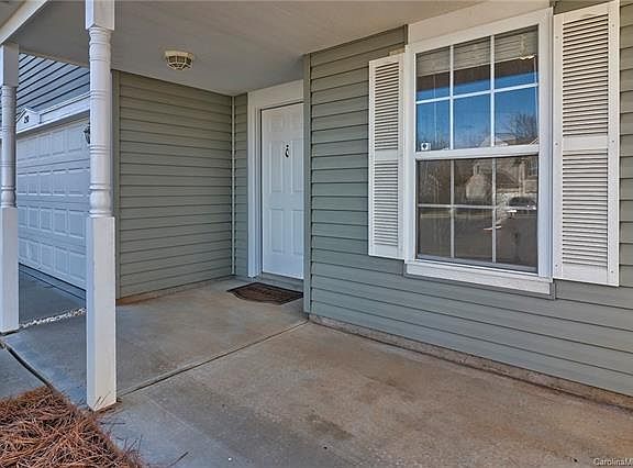 4th image of 250 Elaine Ct