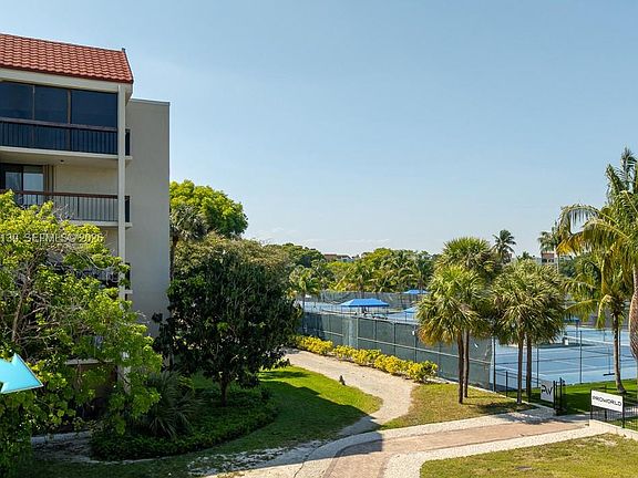 2nd image of 825 Egret Cir APT 110