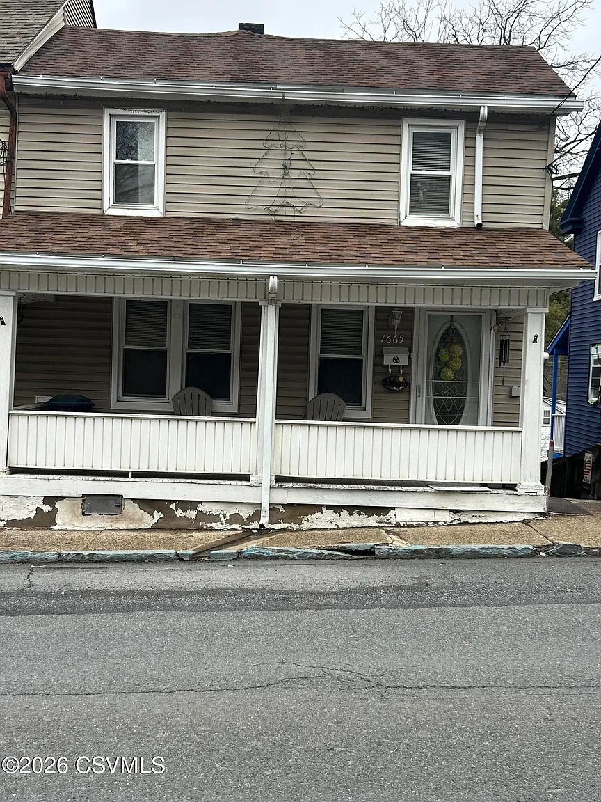 1665 Tioga St photo 1