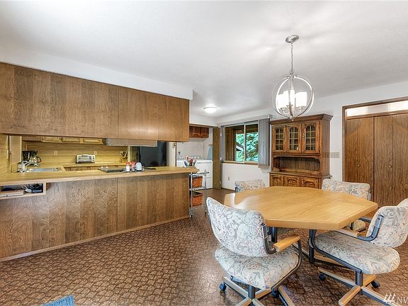 Spacious eating area!
