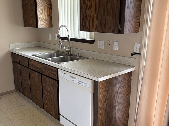 5th image of 307 Casey Ave