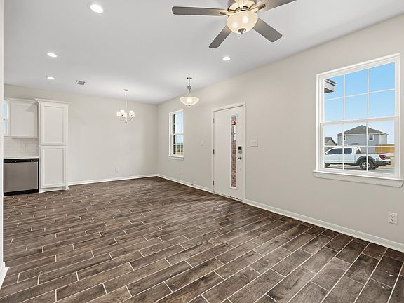 4th image of 5424 Saint Leo Dr