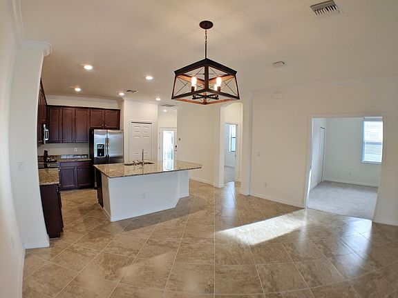 3rd image of 9101 Glenforest Dr