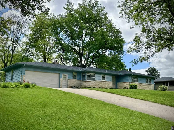 2373 S 87th St, Omaha, NE 68124