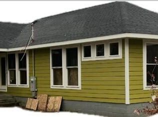 15801 Oak Ave, Union Pier, MI 49129