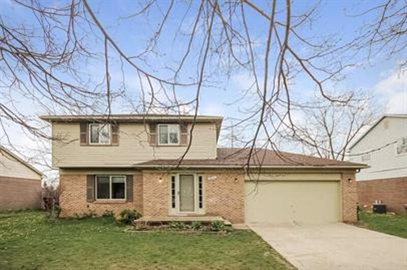 1st image of 2872 Elmwood Ave