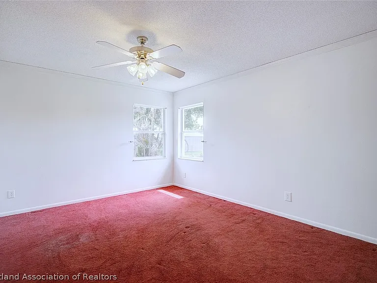 1602 Carrington Ave — Photo 17