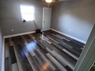 711 Glenn Ave APT 15, Lake City, TN 37769