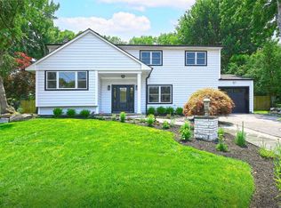 39 Schneider Ln, Hauppauge, NY 11788