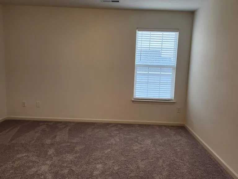 155 Wellesly Ave — Photo 14