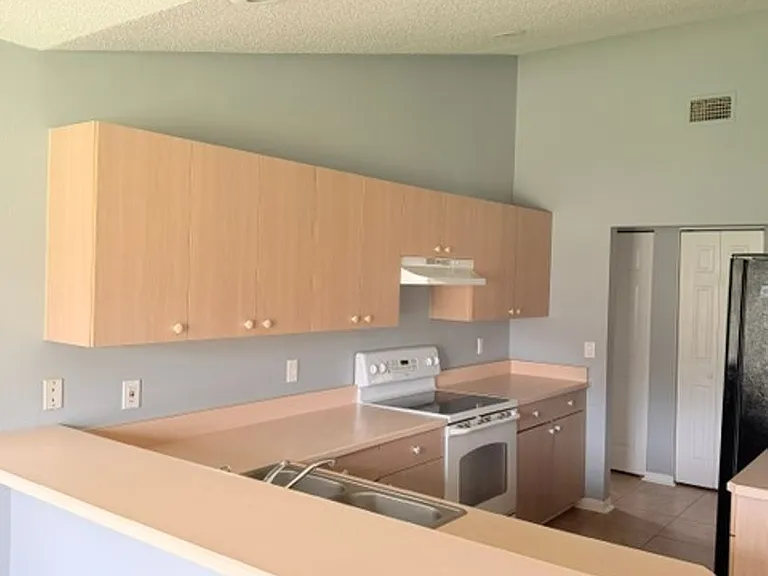 20 Palm Ln — Photo 13