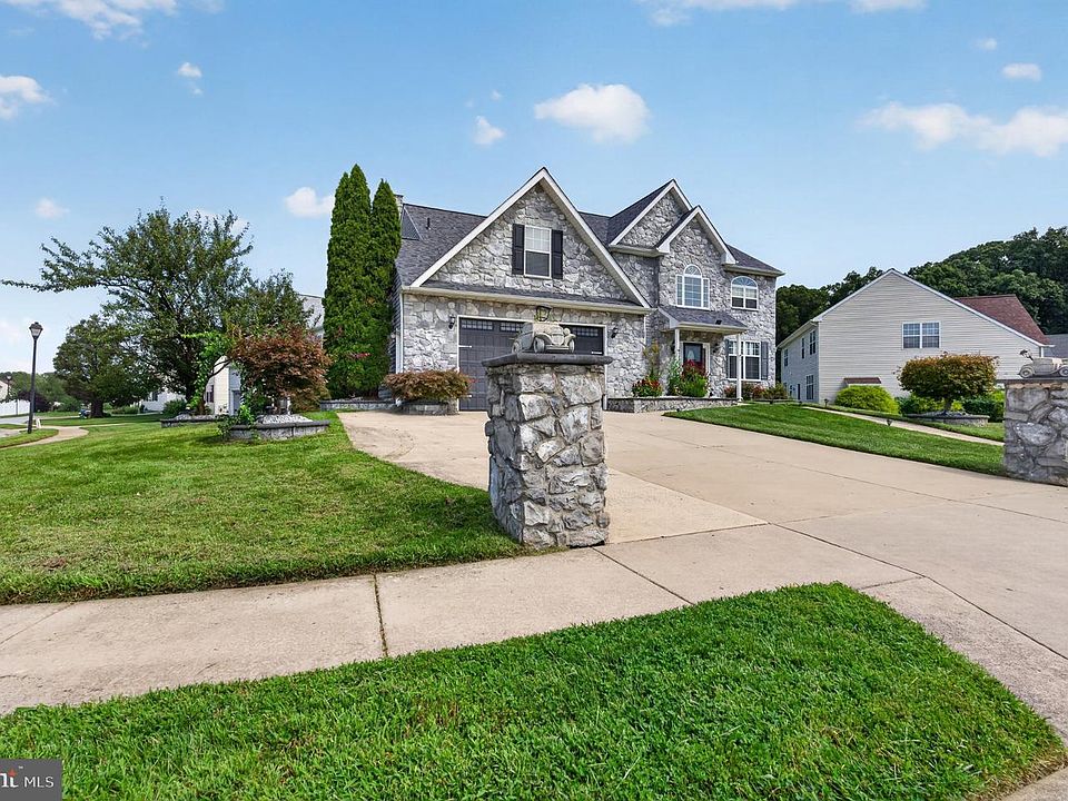 1st image of 1 Foxfield Ct