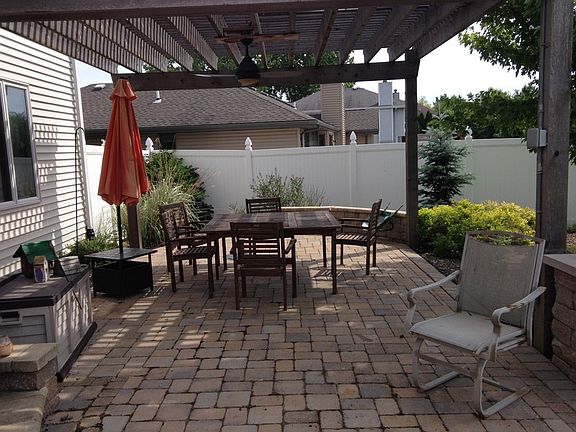 Under the Pergola
						:
						Cool Outdoor Spaces