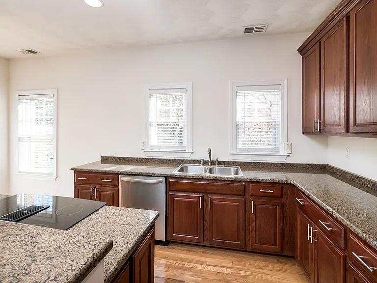 915 Colley Ave #A — Photo 14
