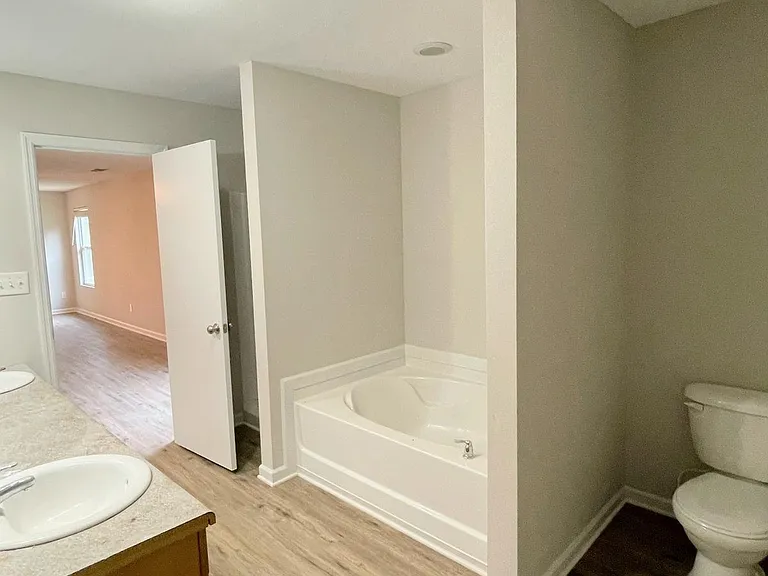 30003 Westfield Dr — Photo 15