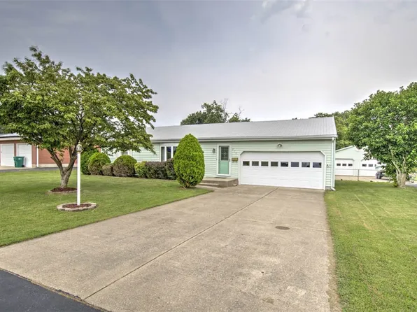 270 Shutter Dr, Decatur, IL 62526