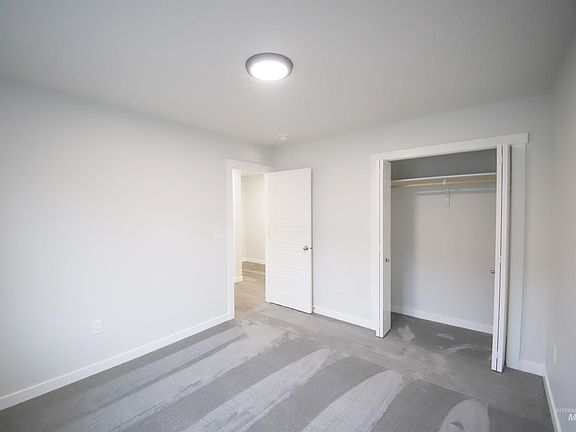 4th image of 3901 N Amberwood Ave