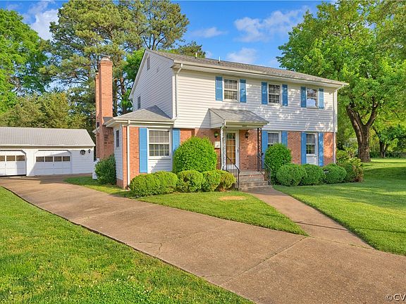 3rd image of 8005 Galaxie Cir