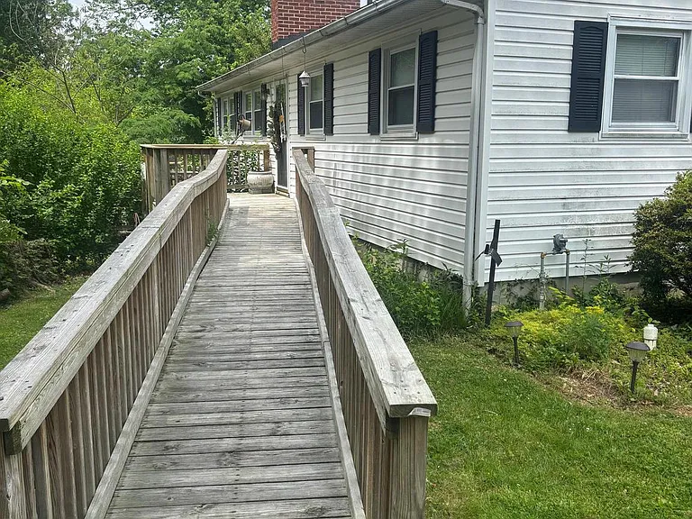 311 Harlem Ln — Photo 3