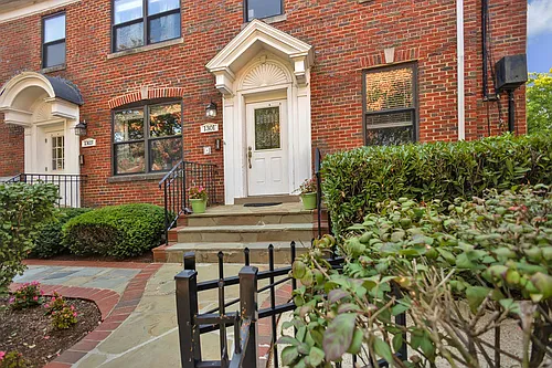 1301 Adams St NE #C Photo 1