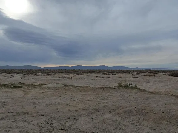 E Vic Ave #R, Littlerock, CA 93543